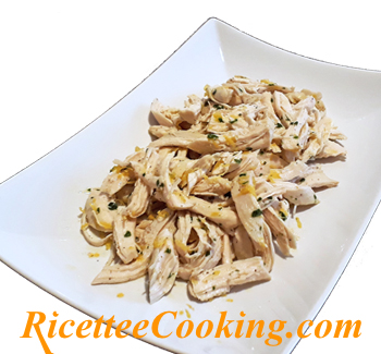 Pollo lesso aromatizzato al limone